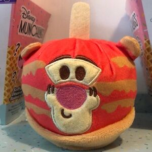Disney munchlings Tigger candy apple